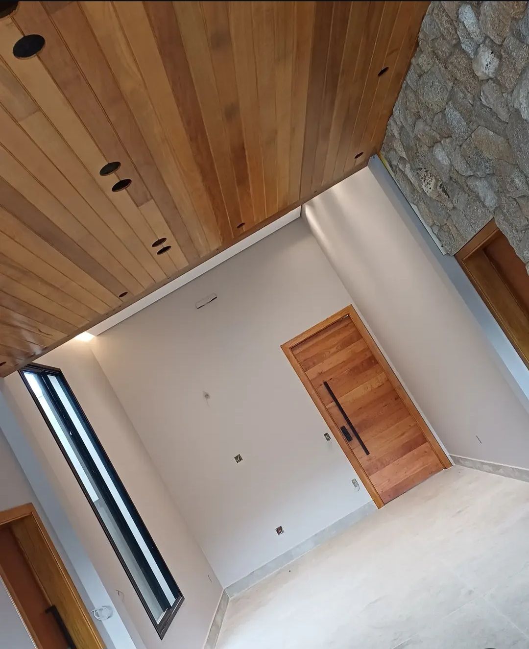 Obra executada do reboco cru ao acabamento fino — foto 3