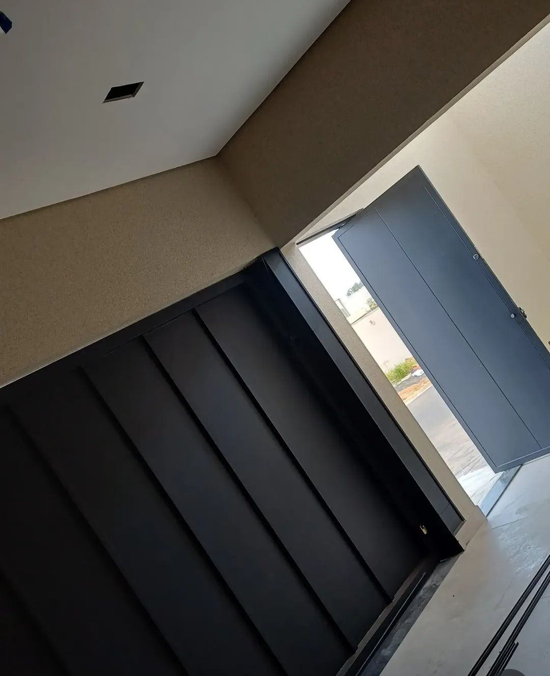Obra executada do reboco cru ao acabamento fino — foto 2