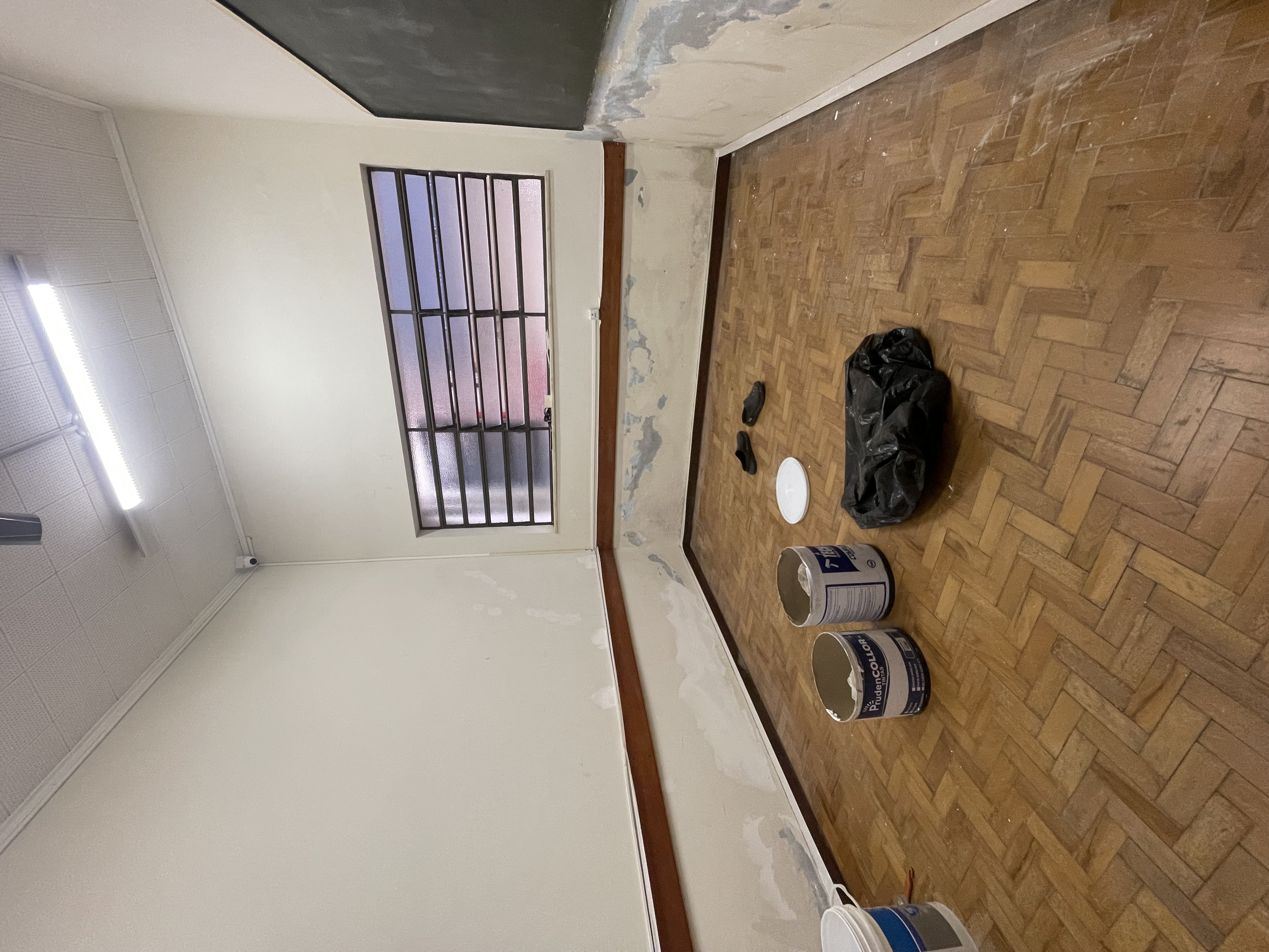 Pinturas em sala — foto 1