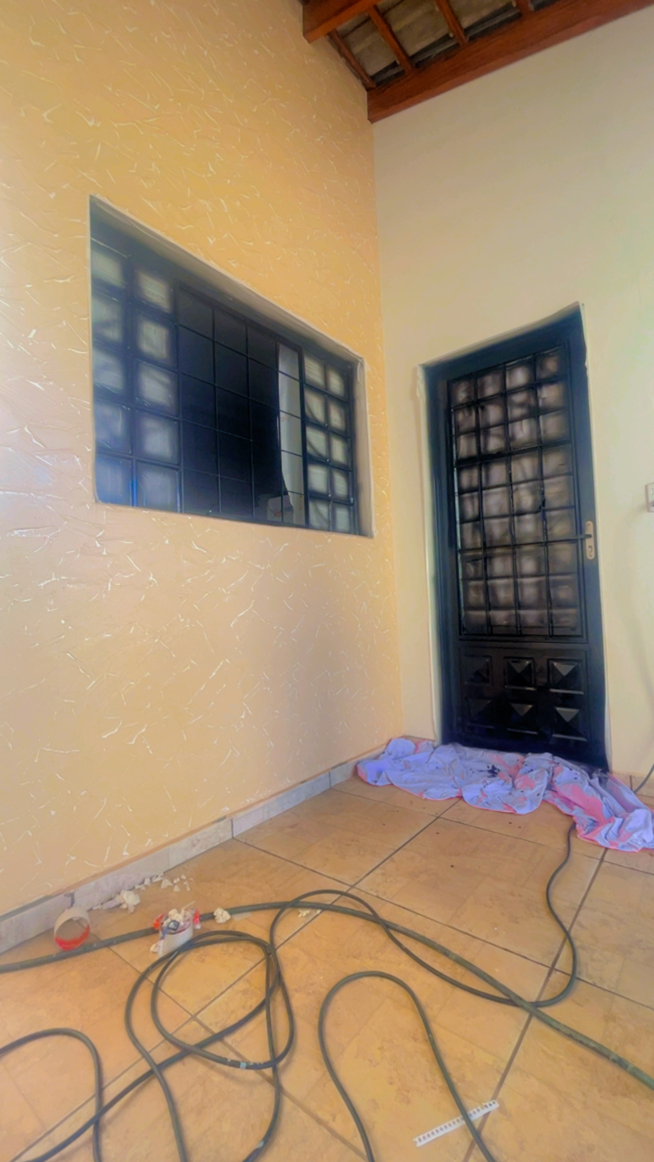 Pinturas em ferragens somente — foto 1