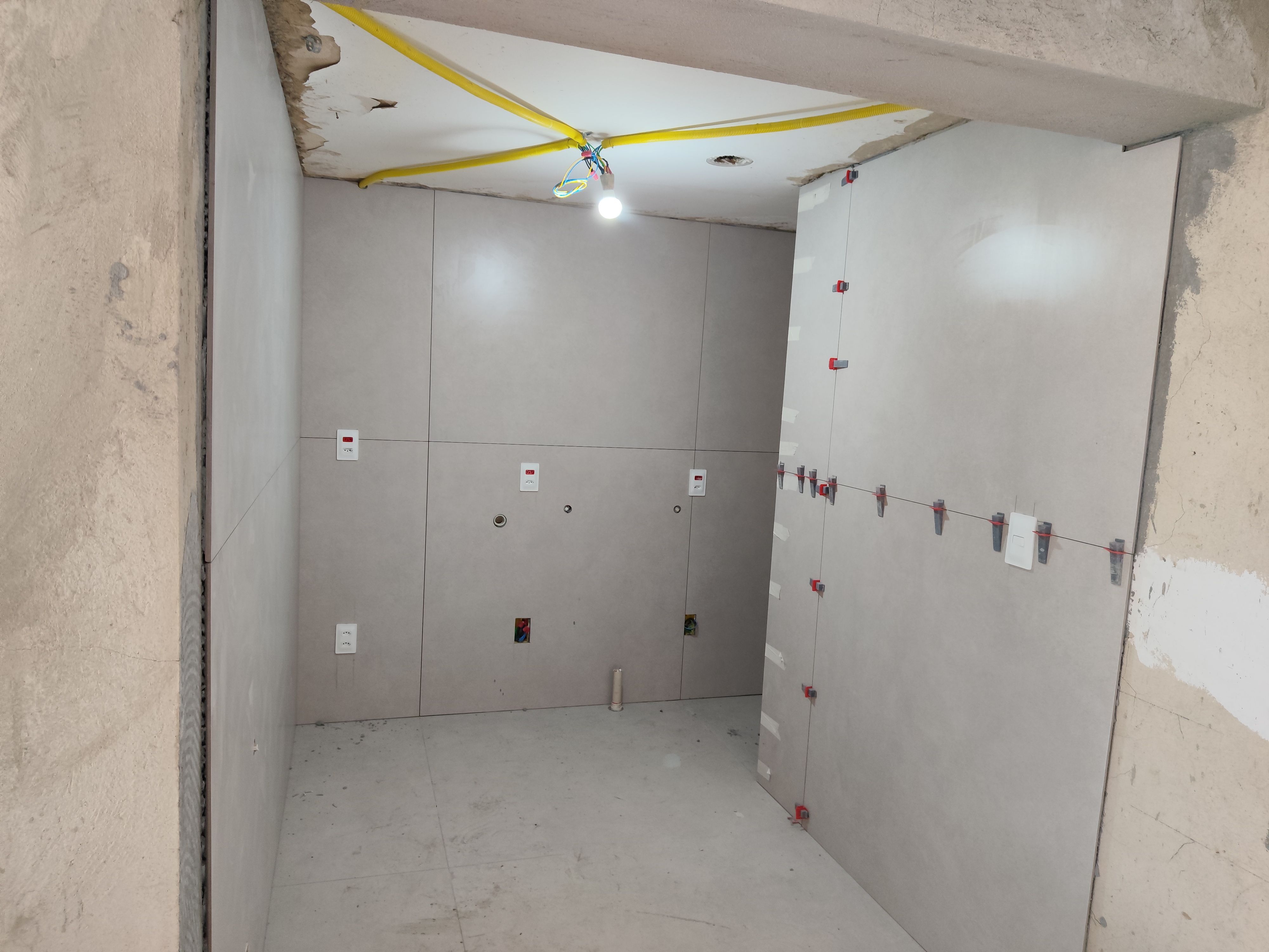 Assentamento de pisos e azulejos — foto 1
