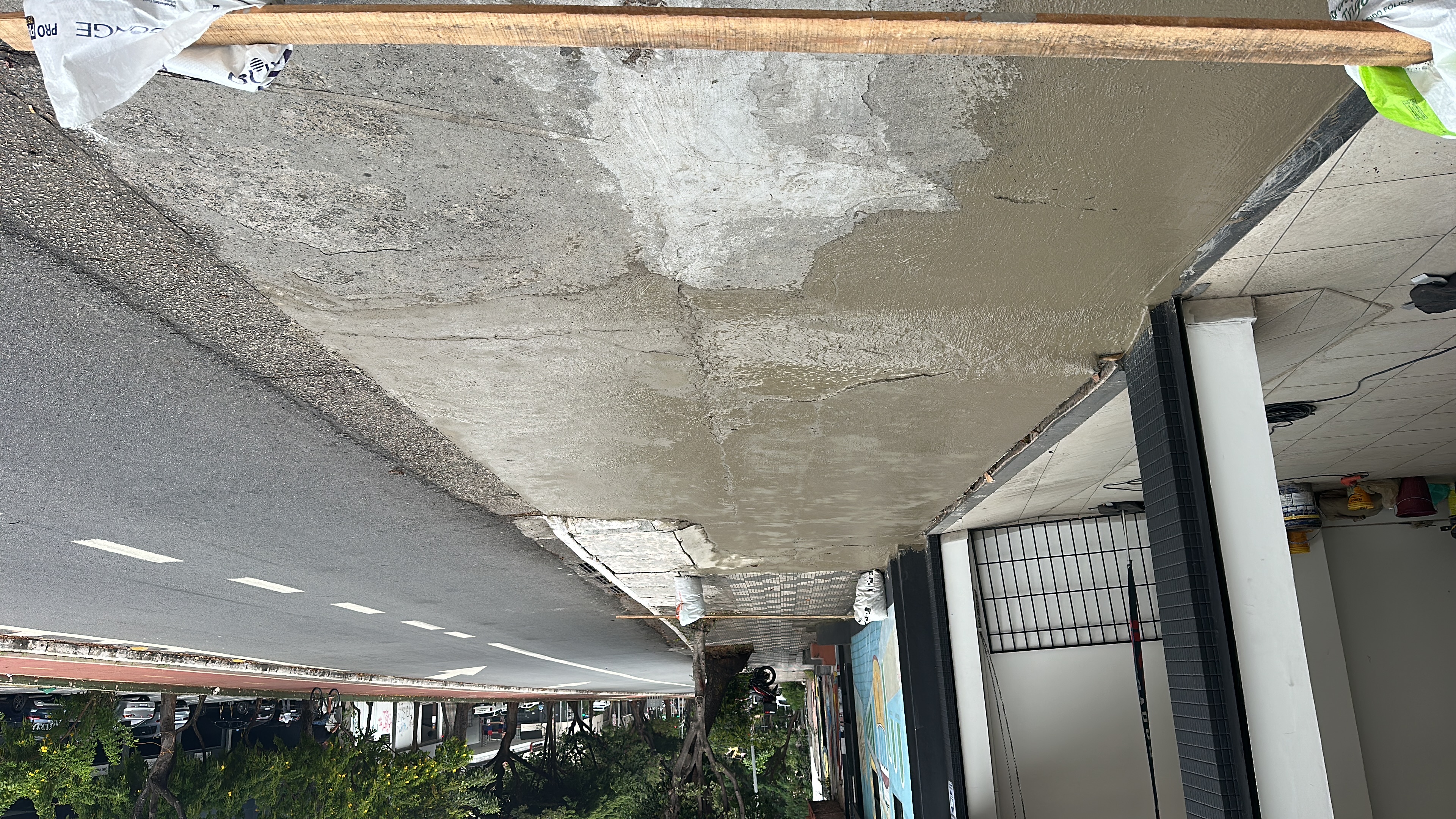 Manutenção em calçada Airon Blindadira — foto 3