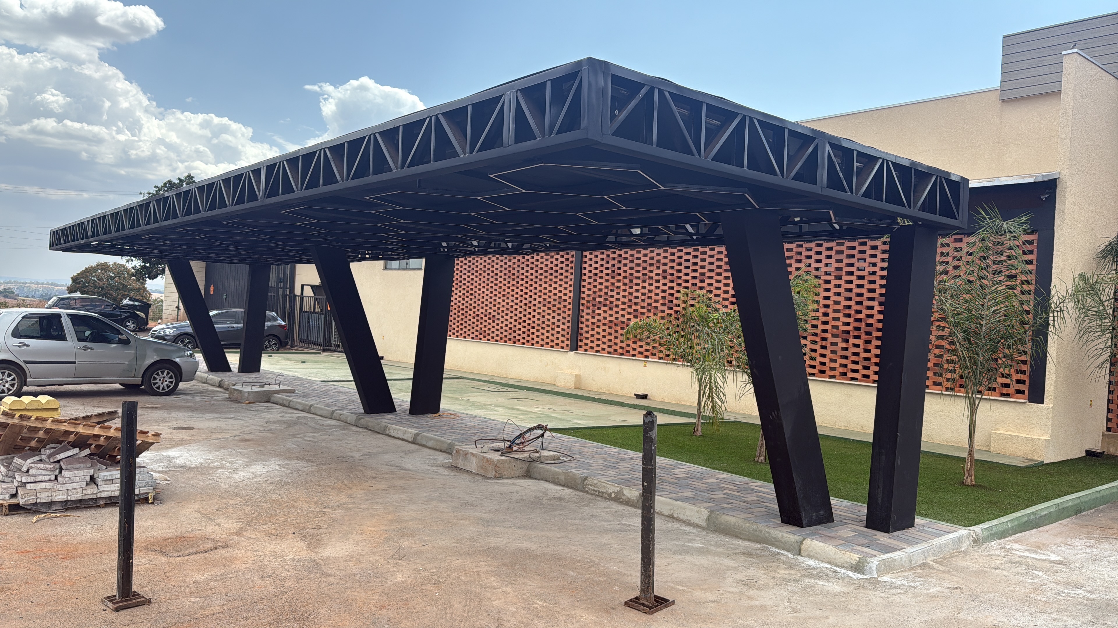 Estrutura Metálica Posto Elétrico — foto 1