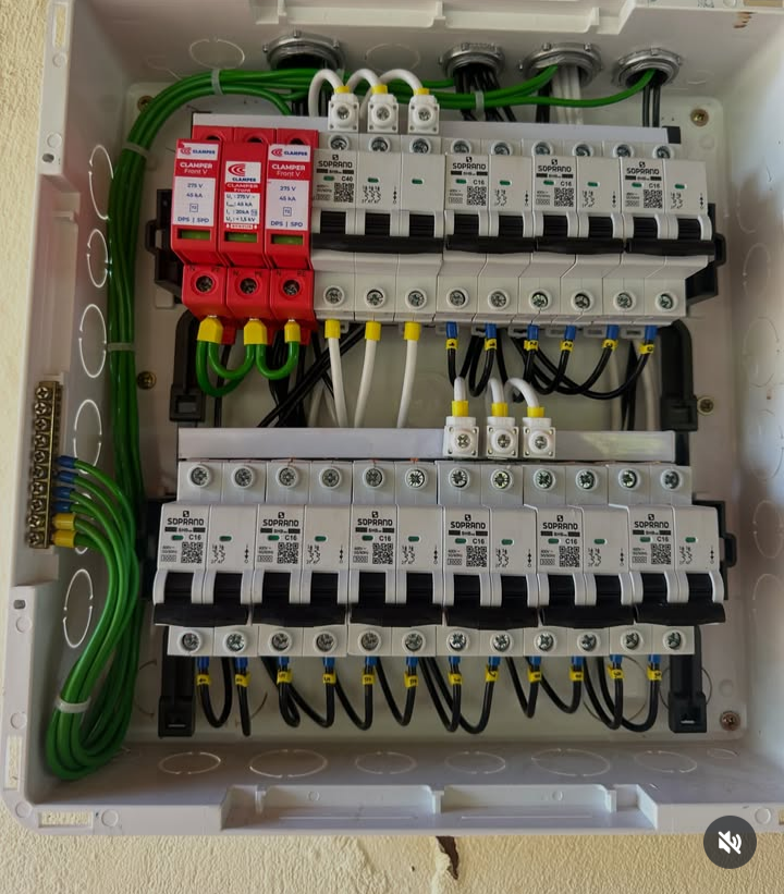 Reforma de quadro de distribuição 220v — foto 1