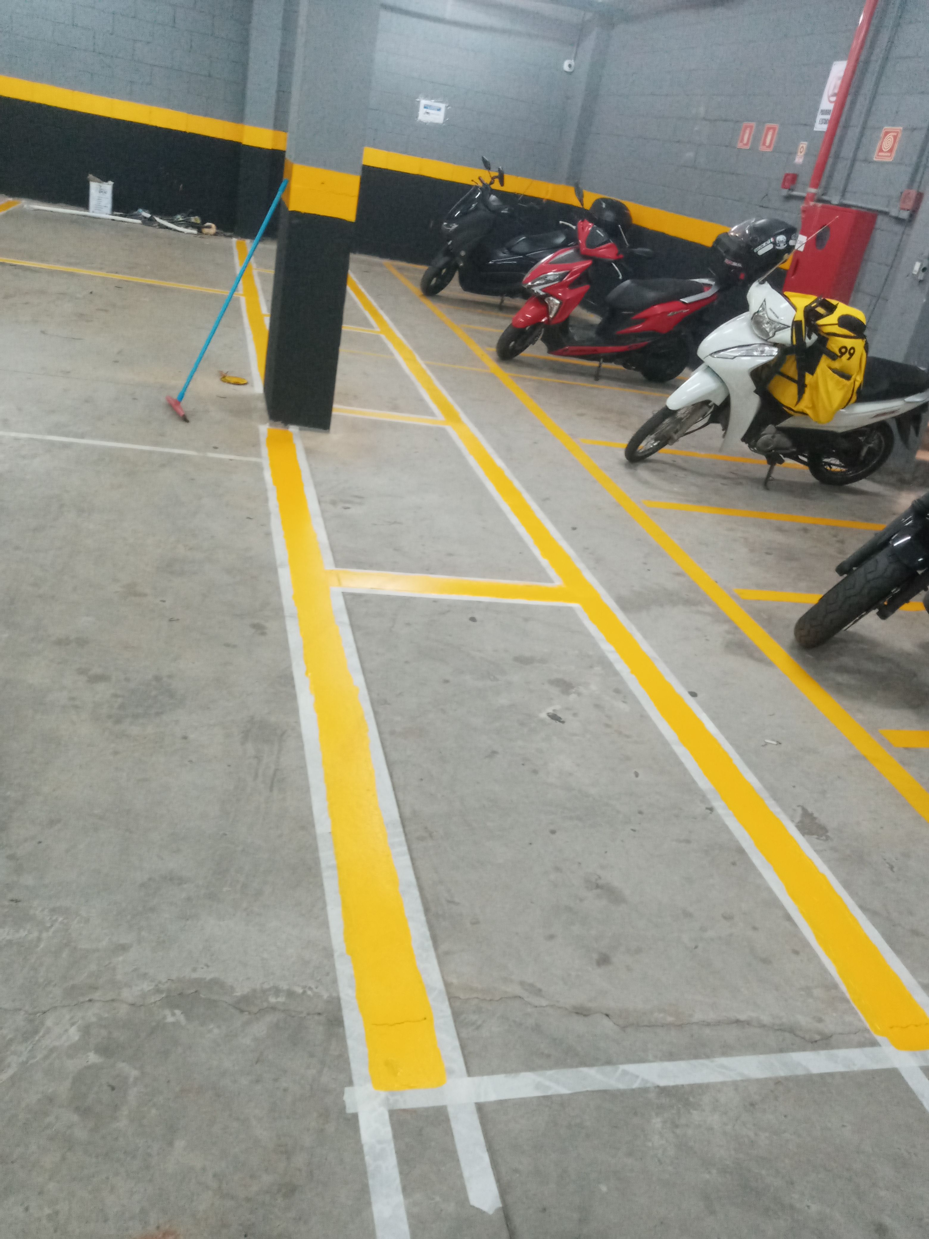 Pintura de estacionamento academia — foto 3