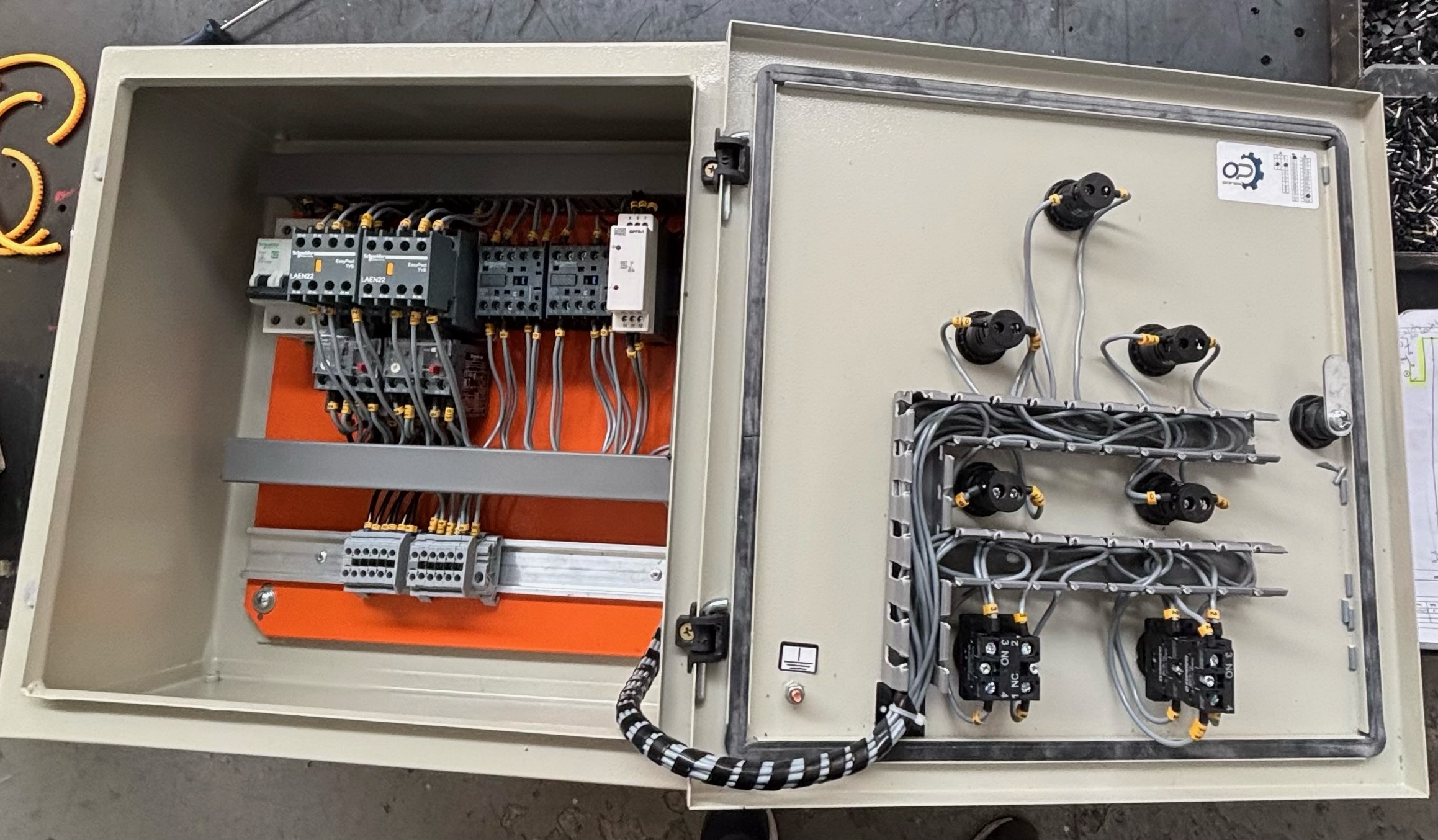 Quadro de Bombas com reversão automatica. — foto 4