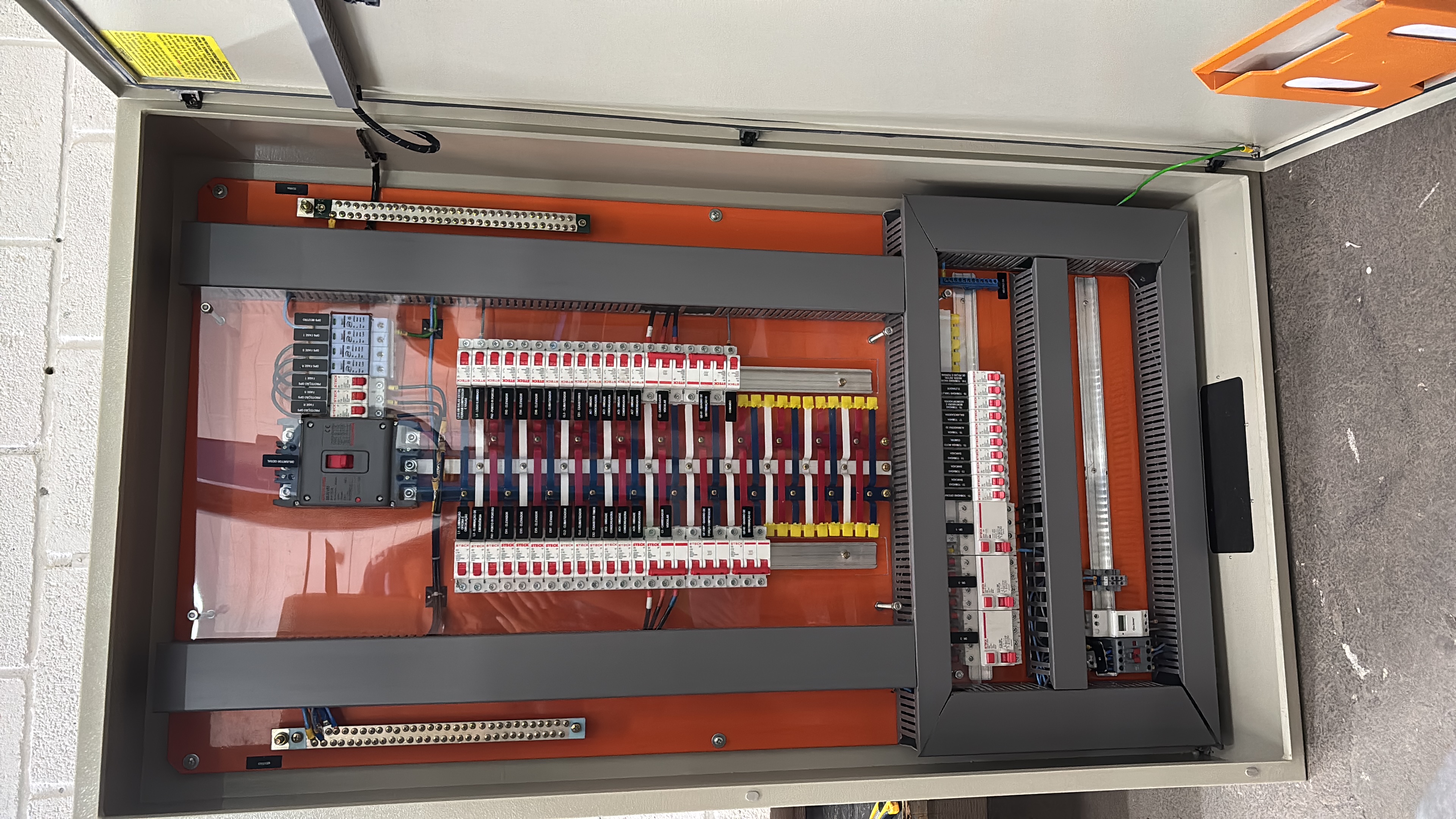 QDC 380/220V-N+PE — foto 3