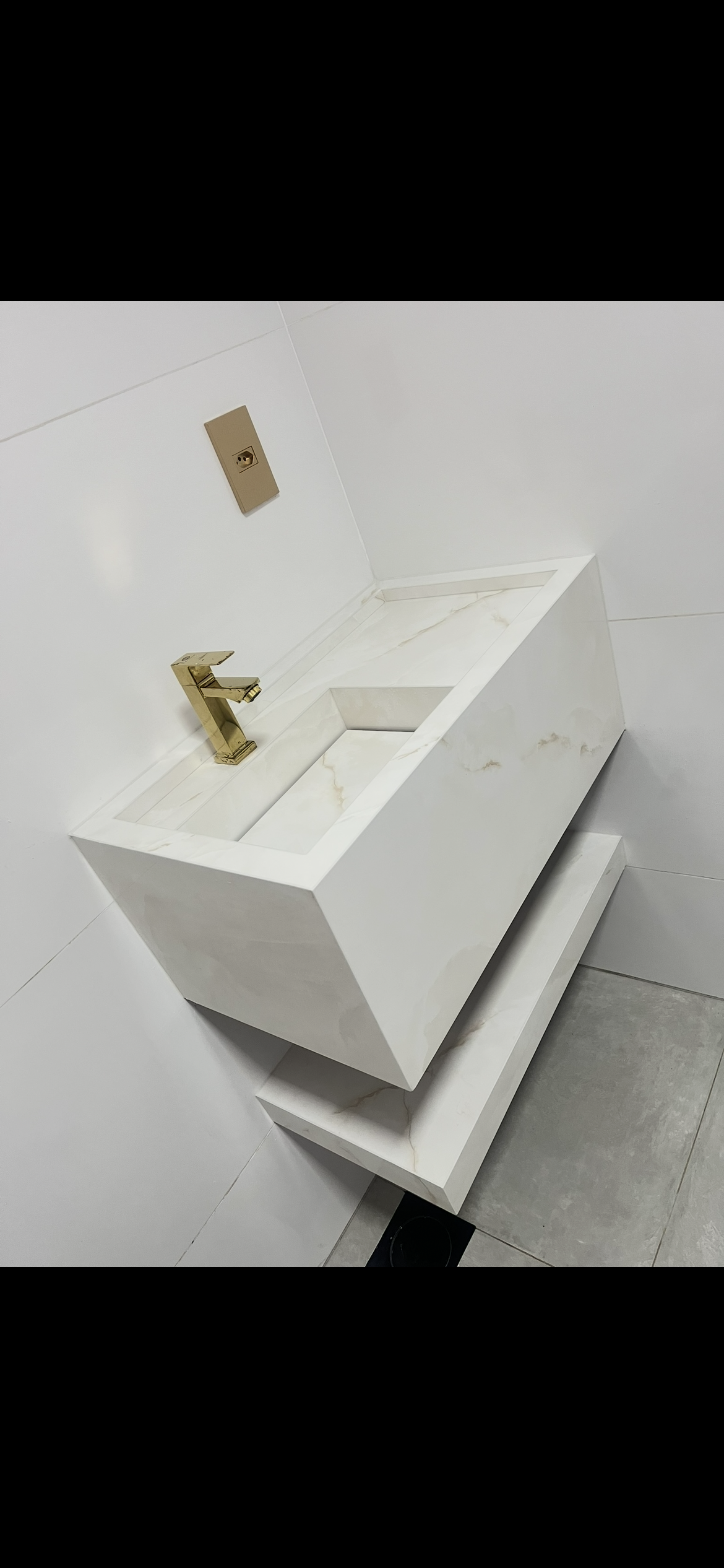 Gabinete em porcelanato — foto 4