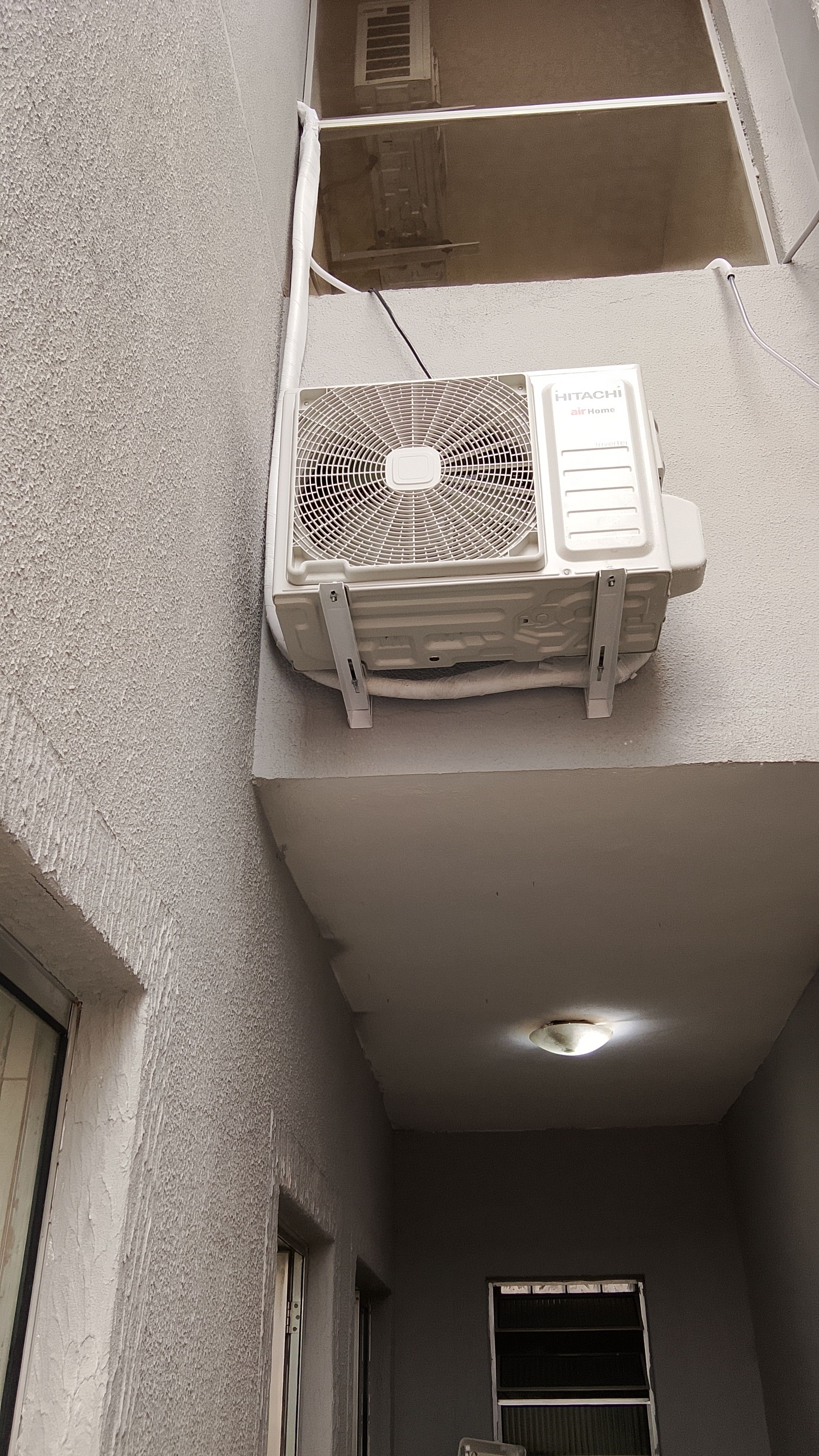 Instalação ar condicionado 9000 BTUs e mudança da unidade externa (condensadora) — foto 2