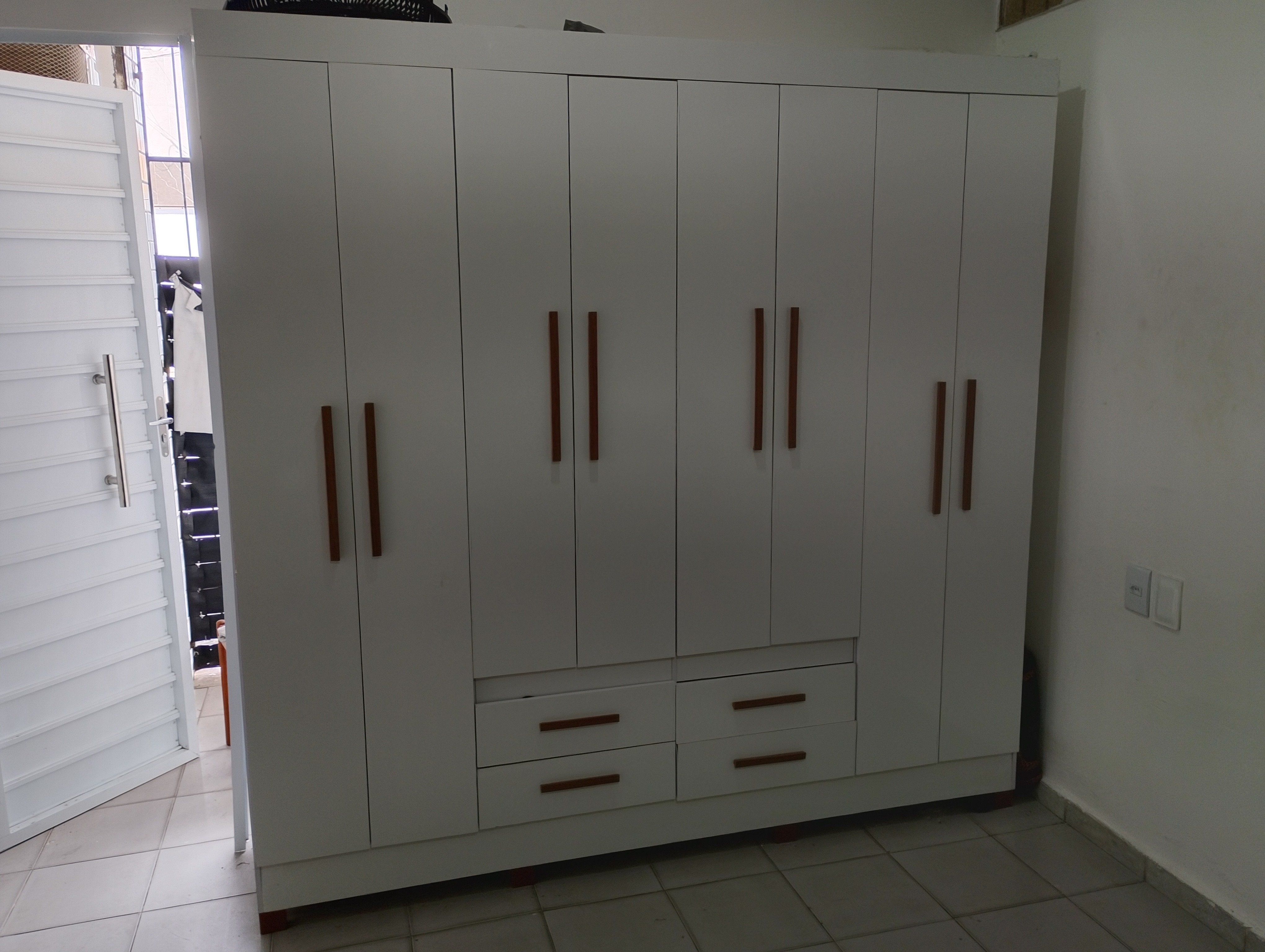 Guada roupa 6 portas — foto 1